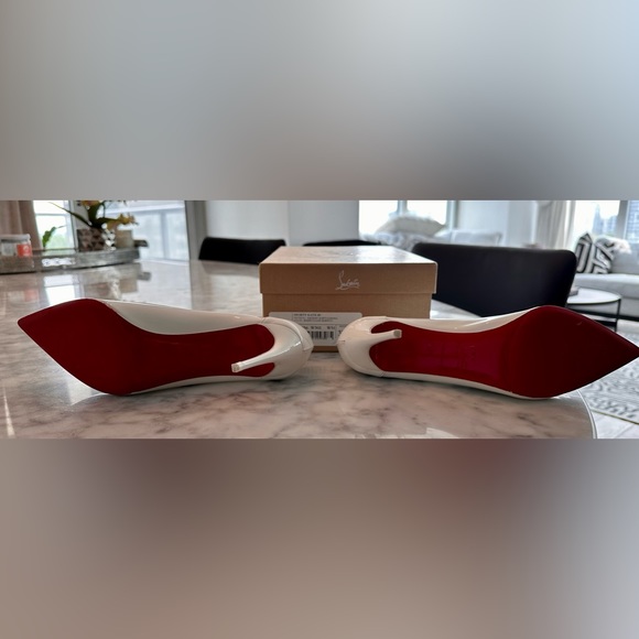 BRAND NEW- Christian Louboutin- Sporty Kate
85 mm Pumps - Patent calf - White - Picture 5 of 5